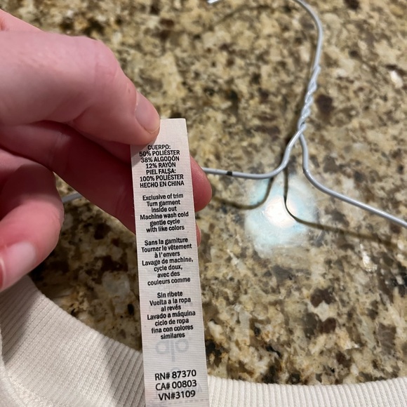 ALO Yoga White Sweatshirt - Picture 8 of 9